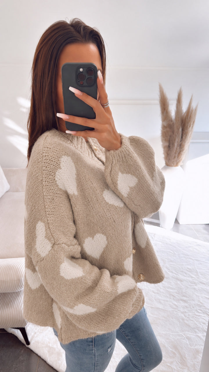 kurzer HERZEN KUSCHEL Strick Cardigan mit goldenen Knöpfen / beige -Creme  Art. 9200