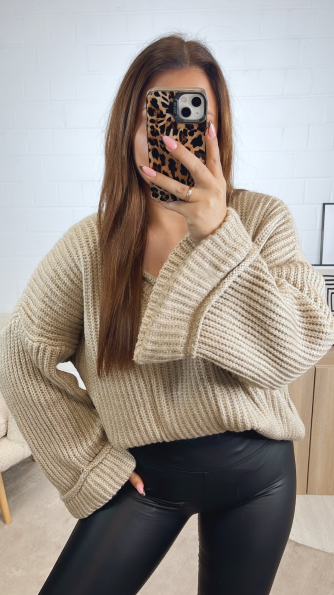 Pullover mit umgeschlagenen Ärmeln / beige Art. 12791