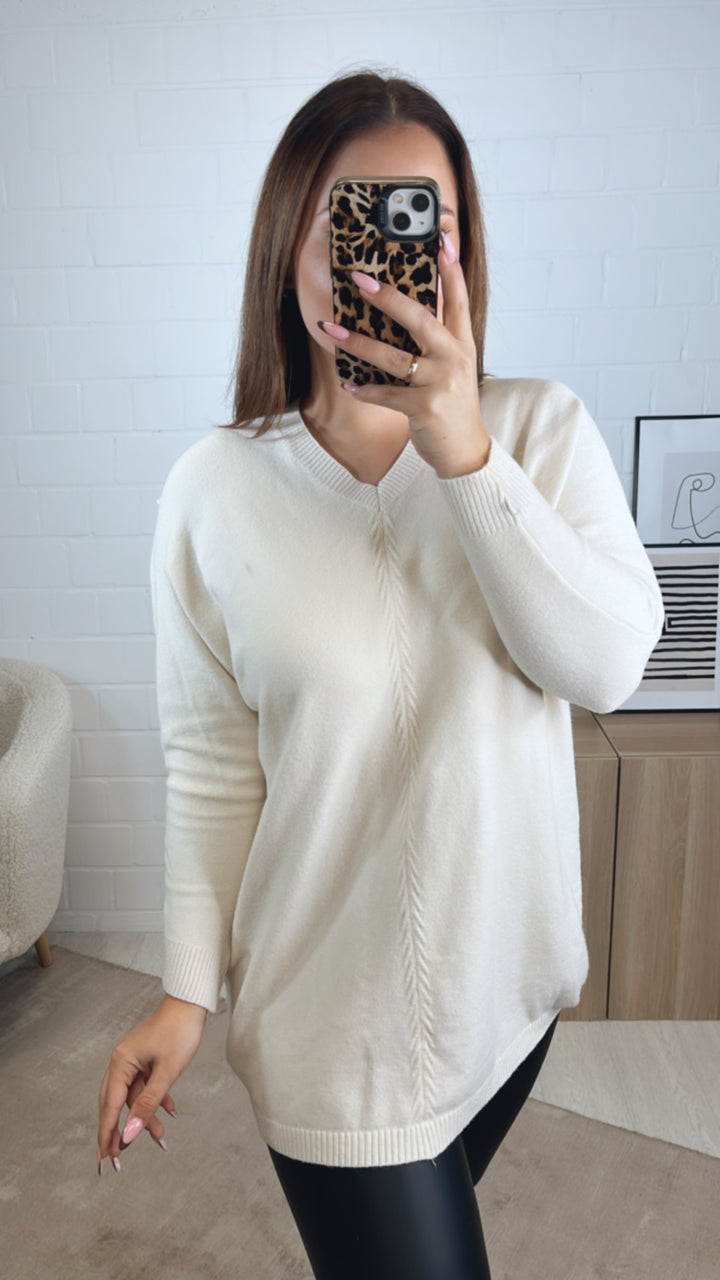 V-Ausschnitt, längerer Pullover mit Akzenten / creme Art. 13037