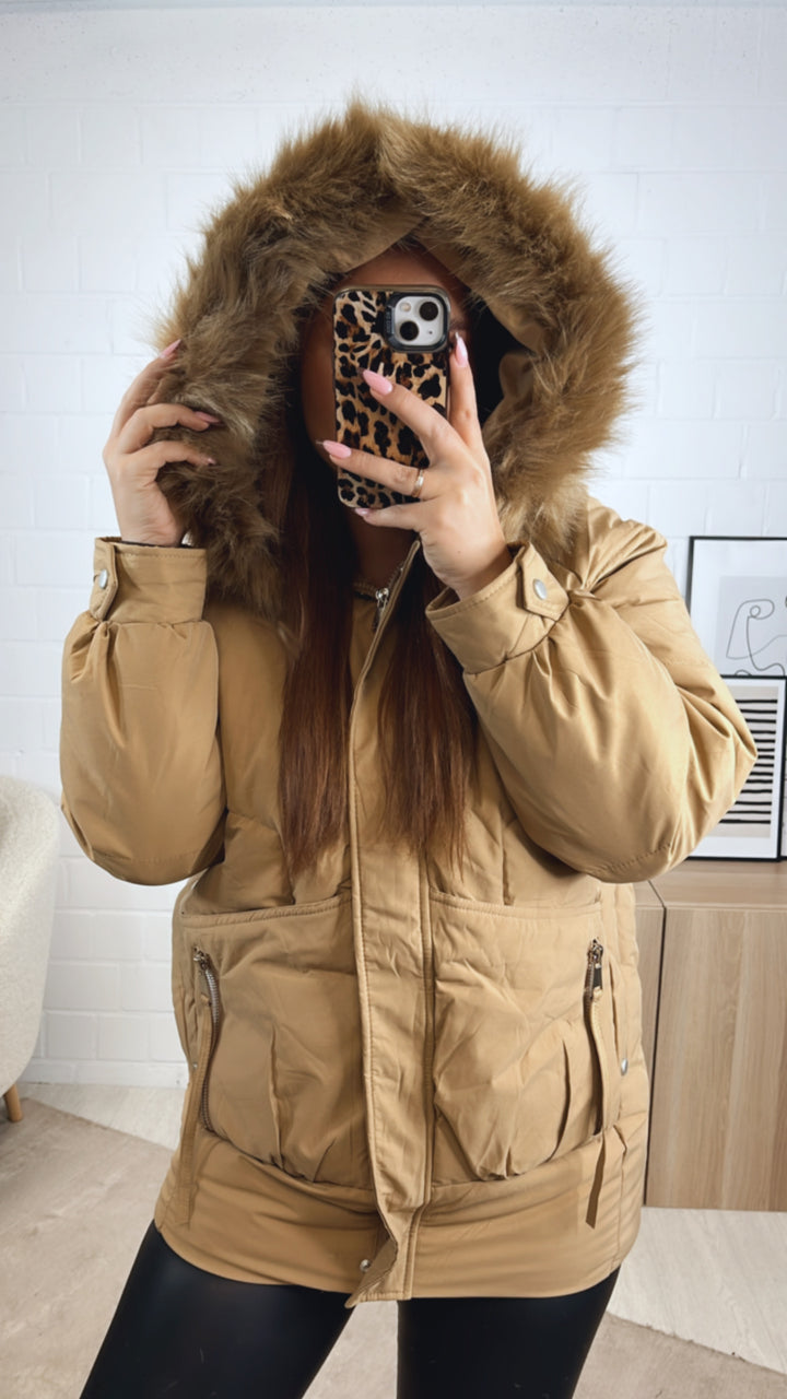 mittellange Stepp Jacke, abnehmbarer Kapuzenkragen / camel - sand Art. 12869