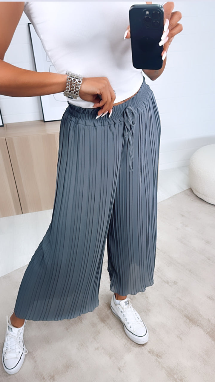 Plissee Hose / dunkel grau Art. 6412