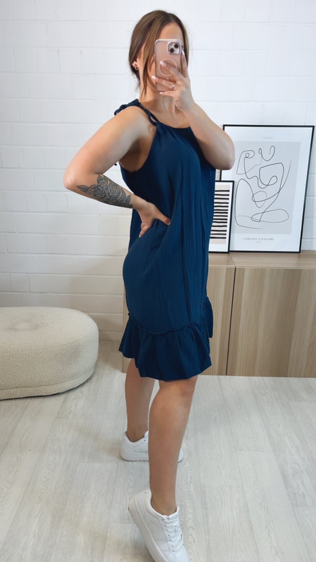 (Midi-) Musselin Kleid mit dünnen Trägern / dunkel blau Art. 9651