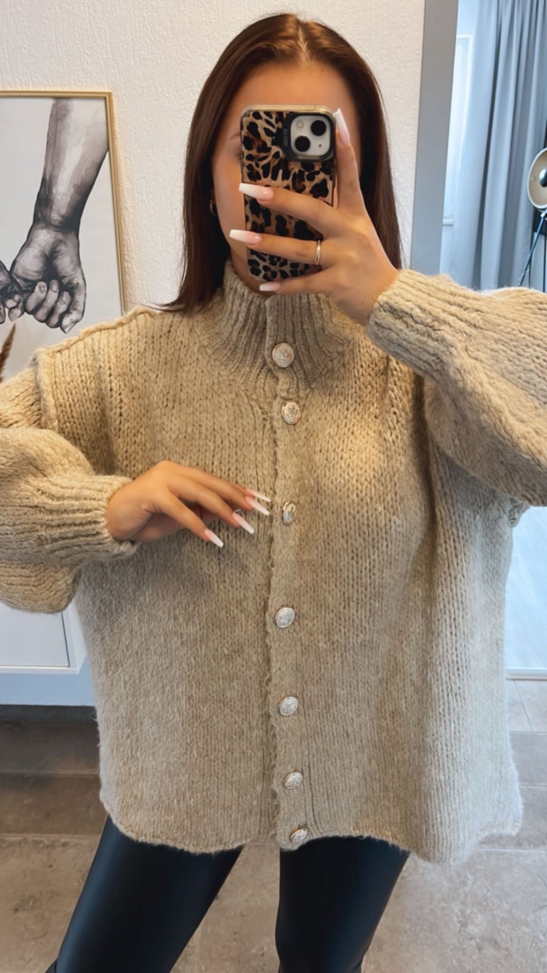 Kuschel Cardigan mit goldenen Knöpfen / beige Art. 5445