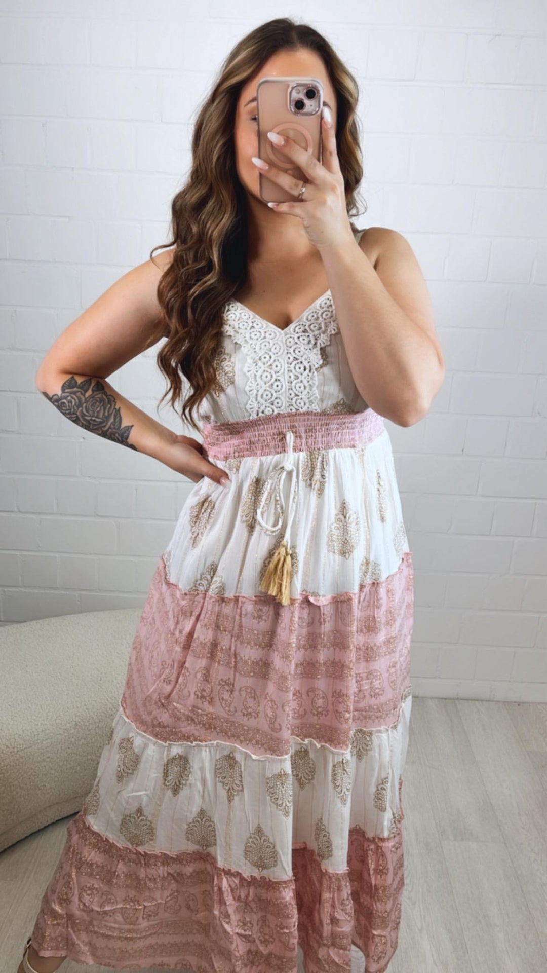 Summer Kleid mit dünnen Trägern, Glitzer Applikationen / weiss - rosa - gold Art. 10037