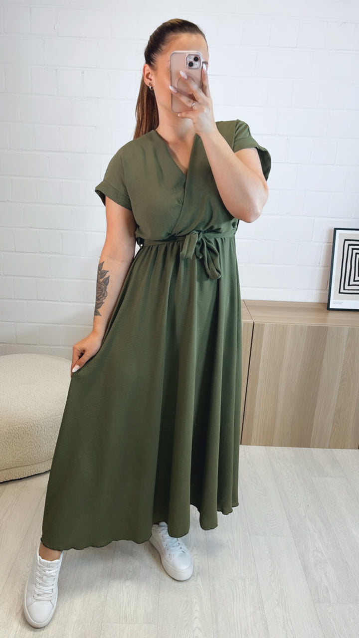 leichtes, langes Kleid mit kurzen Armen / khaki Art. 9758