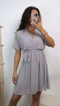 CHIFFON Kleid mit kurzen Ärmeln / hell grau Art.15137