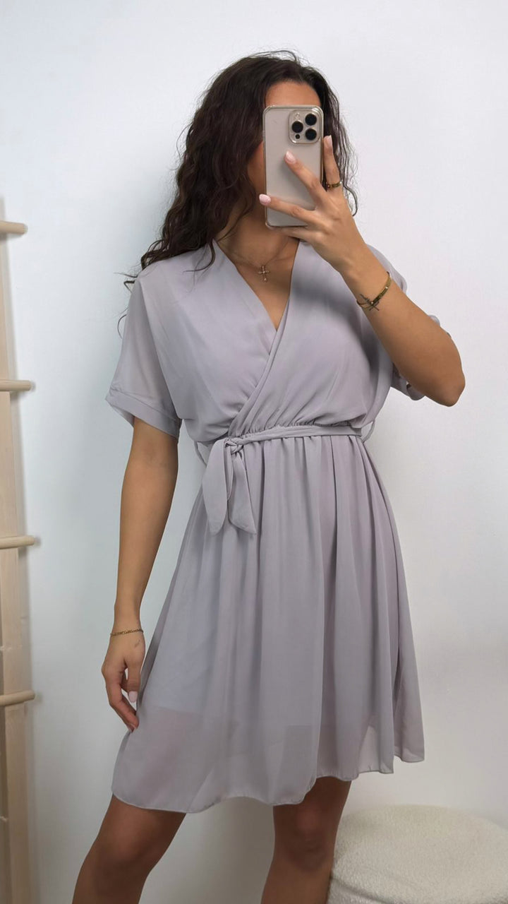 CHIFFON Kleid mit kurzen Ärmeln / hell grau Art.15137