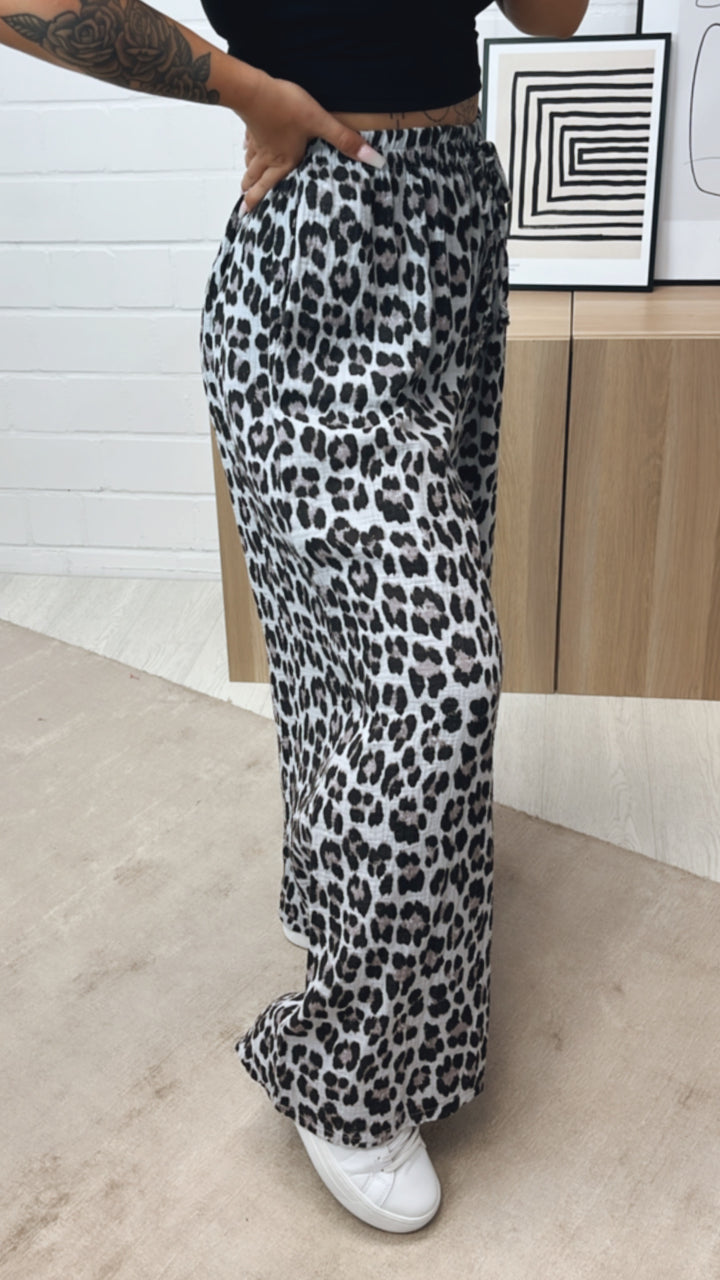 LEO lockere, lange Musselin Hose / hell grau - schwarz - taupe Art. 10677