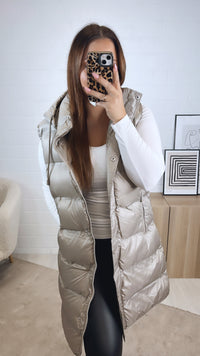 Weste in matt - glänzender Optik / light taupe Art. 12938