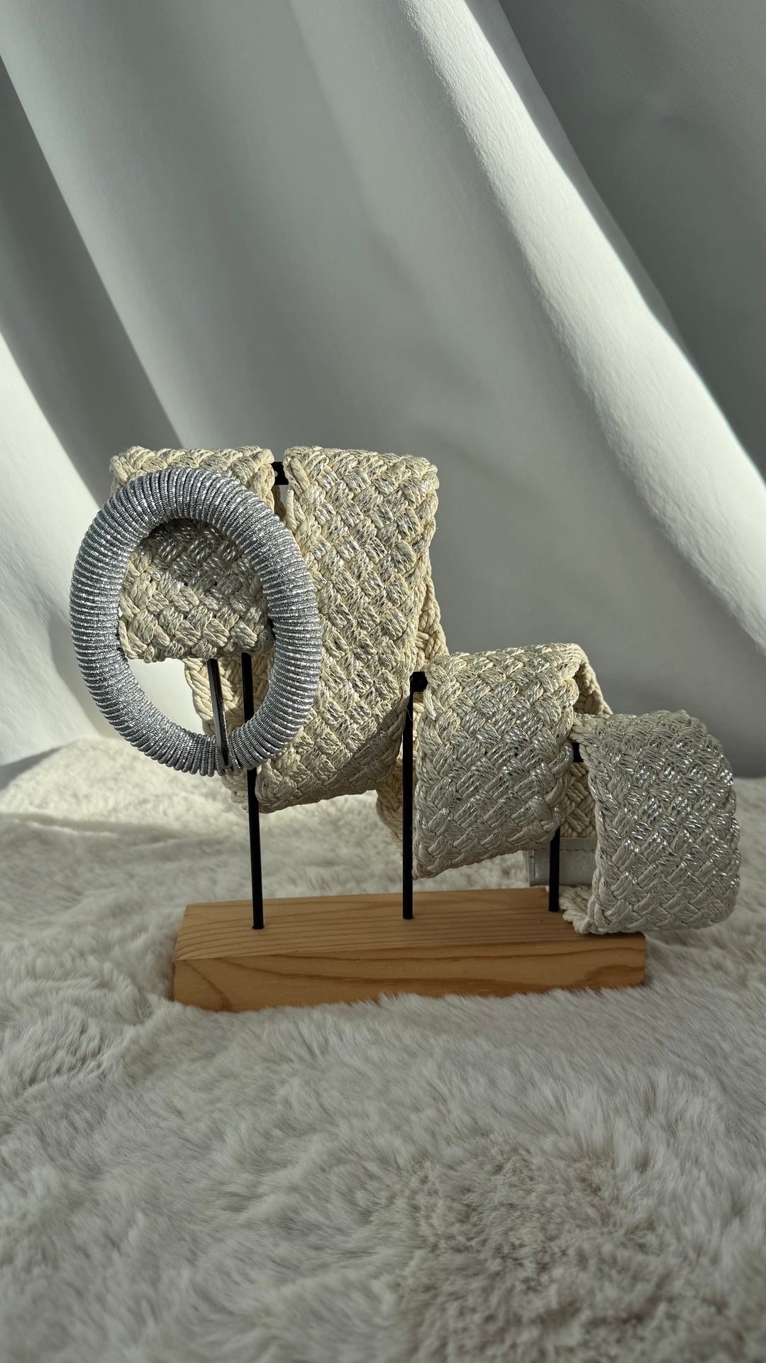 Breiter Flechtgürtel mit Glanzschnalle / beige - metallic Art.16273