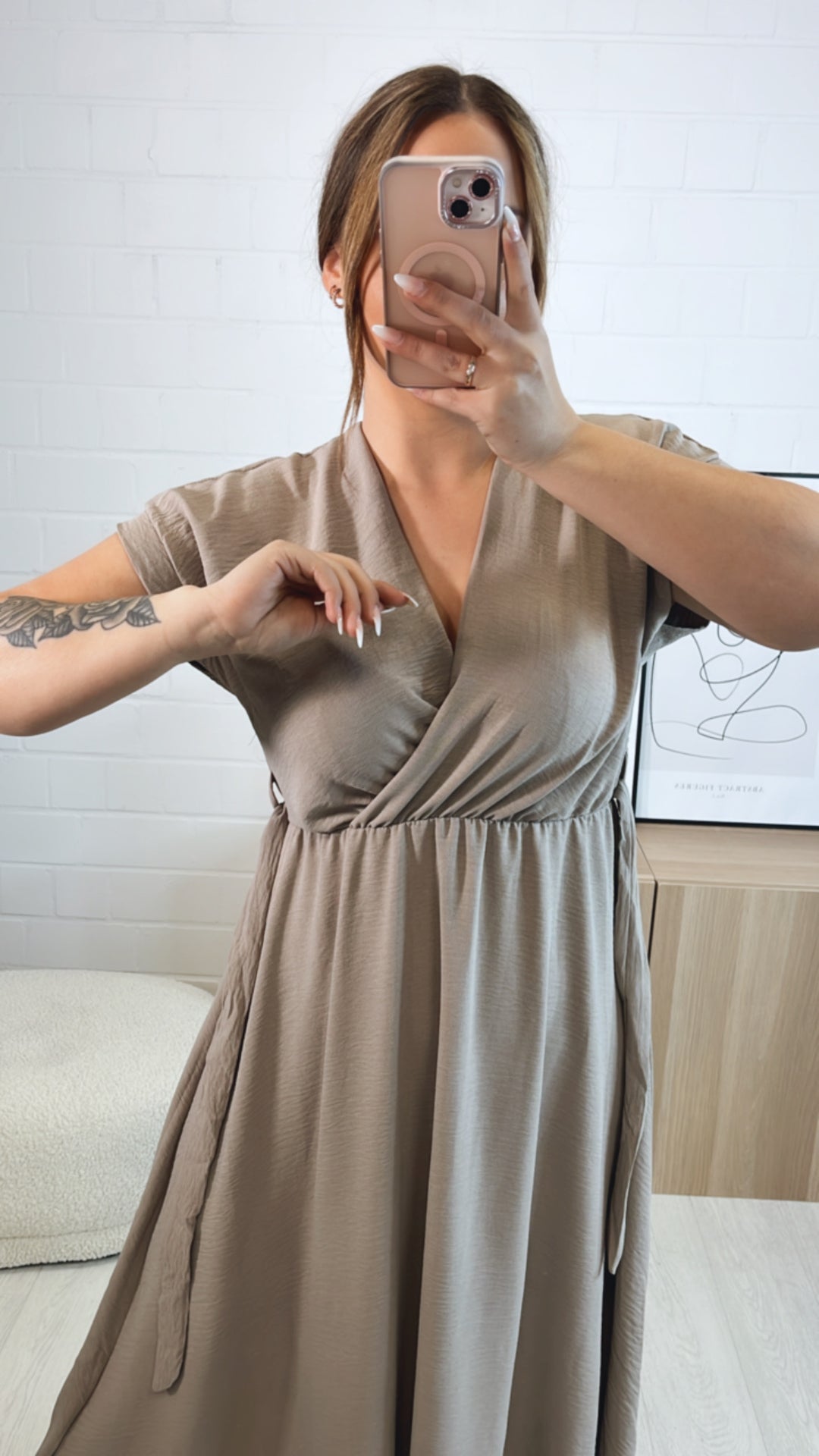 leichtes, langes Kleid mit kurzen Armen / taupe Art. 9655