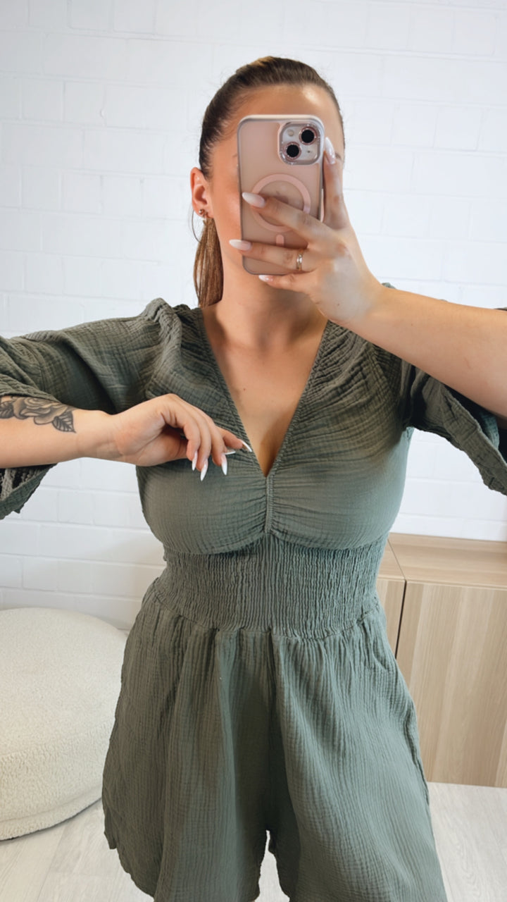 Musselin Jumpsuit mit elastischem Taillenbereich / khaki Art. 9748