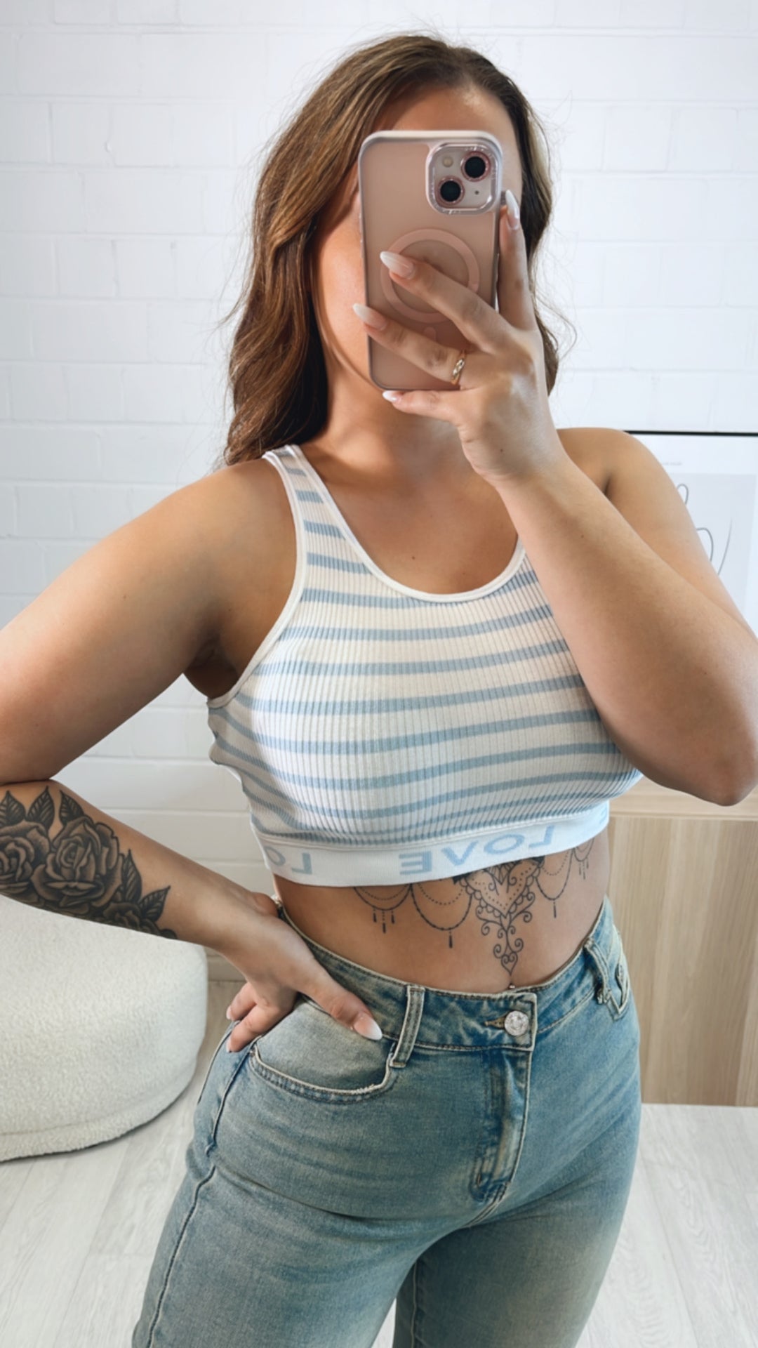 kurzes, enges Tank Top "Love", gestreift / weiss - hell blau Art. 7322