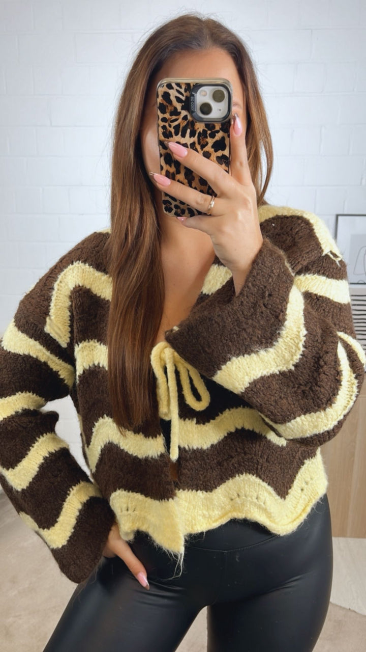 außergewöhnlicher, kurzer Cardigan zum binden, Wellen / dunkel braun - soft gelb Art. 12851