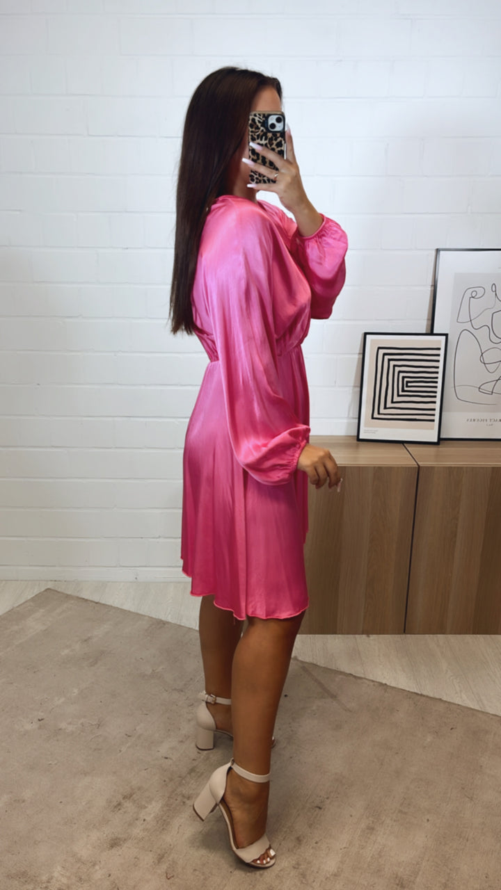 leicht fallendes, schickeres Kleid mit V-Ausschnitt, Seidenoptik / pink Art. 11253