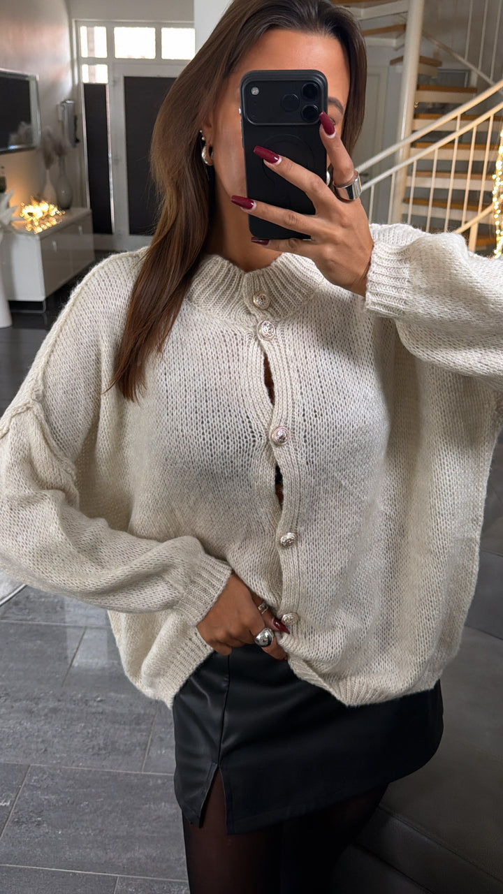 leichter Strick Cardigan mit goldenen Knöpfen / creme Art. 16566