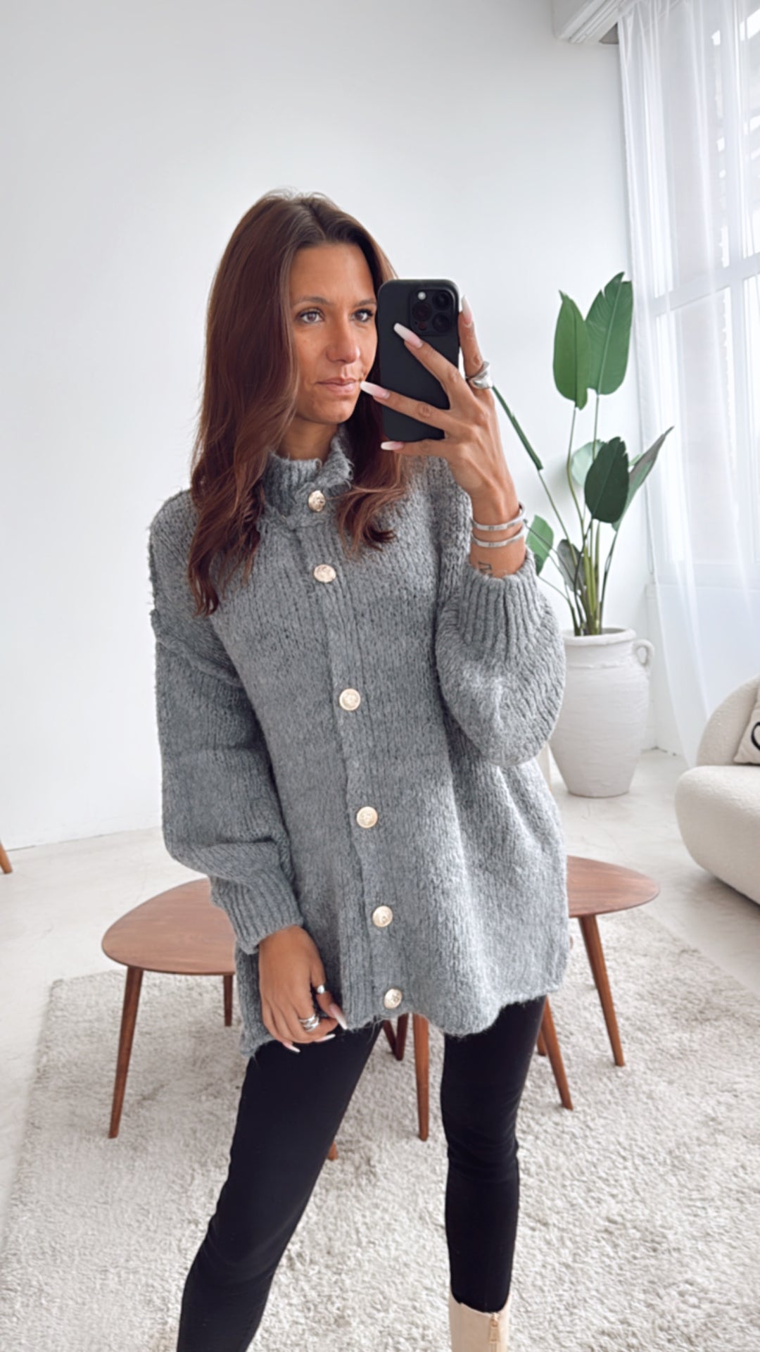 Kuschel Cardigan mit goldenen Knöpfen / dunkel grau Art. 7669
