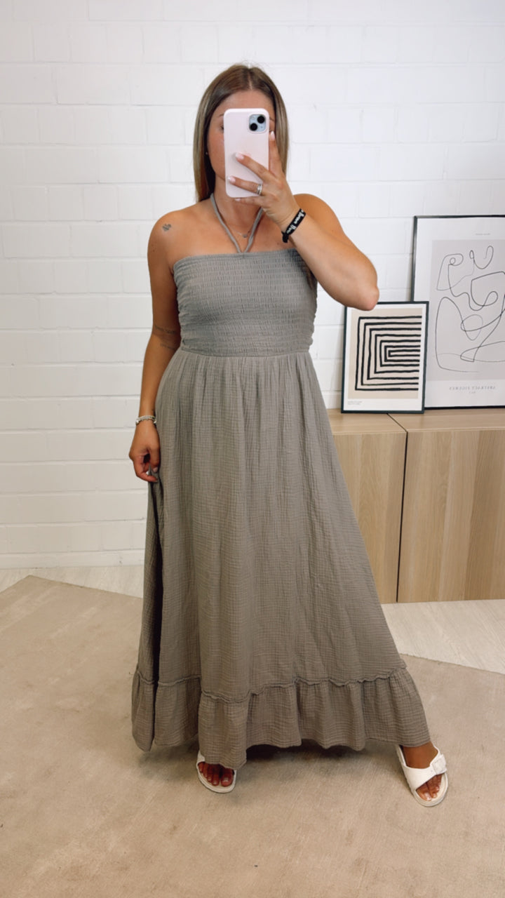 MUSSELIN (Maxi-) Kleid mit Schnüren Neckholder / taupe Art. 10868