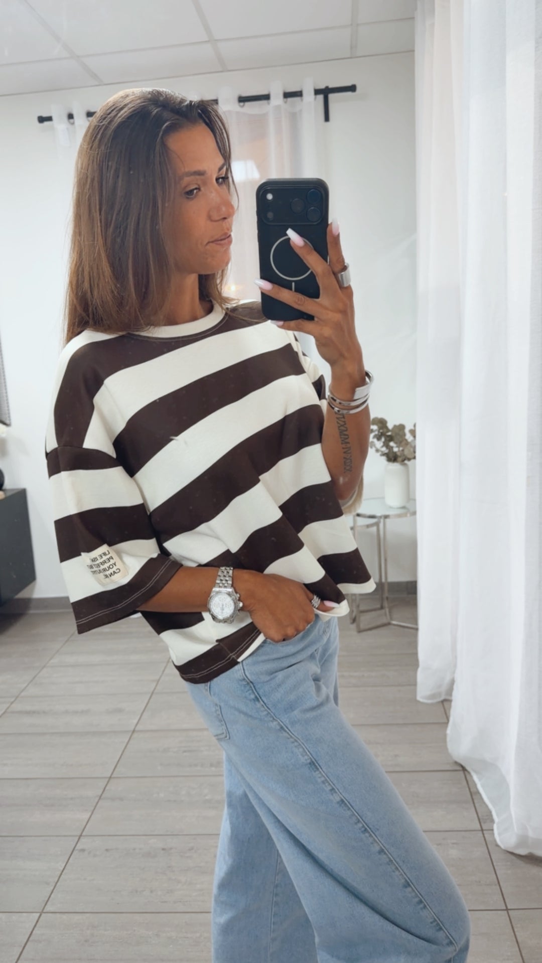 STREIFEN Butterstoff oversize T-shirt mit Patch / creme - dunkel braun Art. 15333