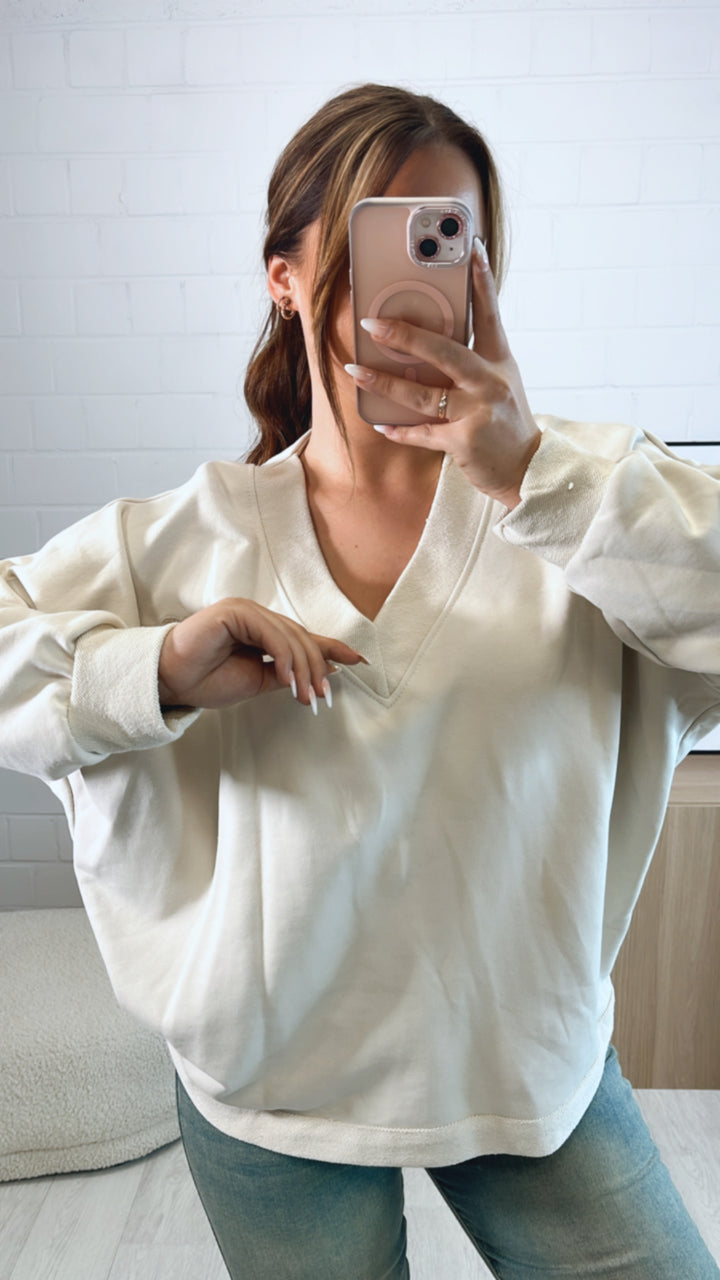 Sweatshirt " amour " mit V-Ausschnitt / beige Art. 8807