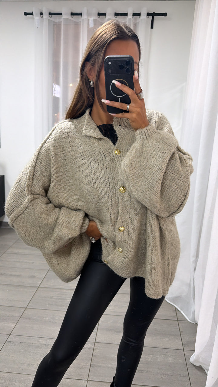 Kuschel Cardigan mit goldenen Knöpfen / beige Art. 5445