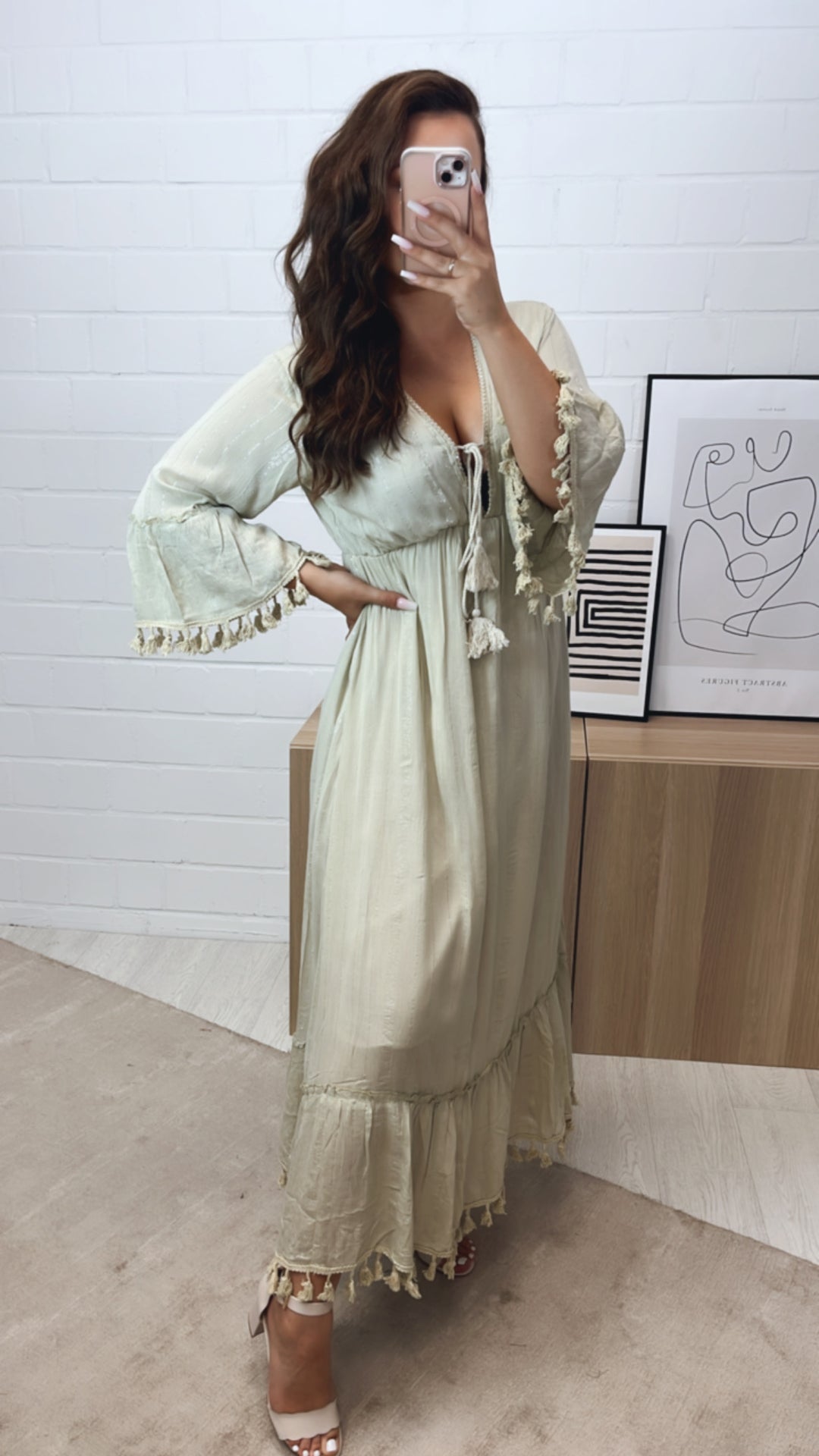 Vokuhila Kleid mit Glitzer Applikationen / soft salbei Art. 10653