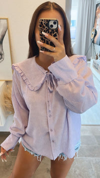 Bluse mit Volant besetztem Kragen / lila - flieder Art. 10142