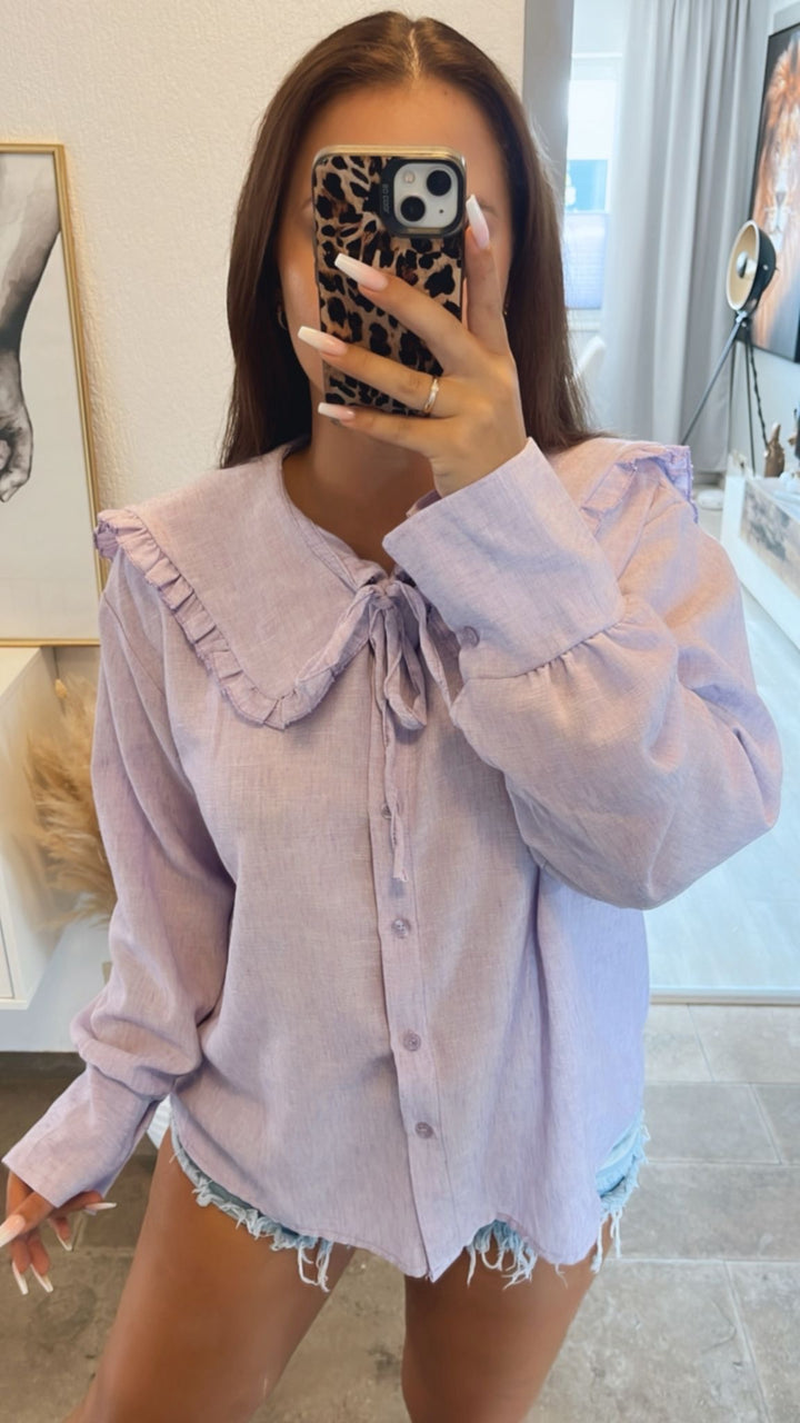Bluse mit Volant besetztem Kragen / lila - flieder Art. 10142
