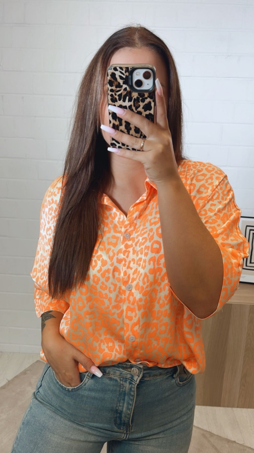 LEO Satin Optik Bluse mit kurzen Armen / soft gelb - neon orange Art. 9906