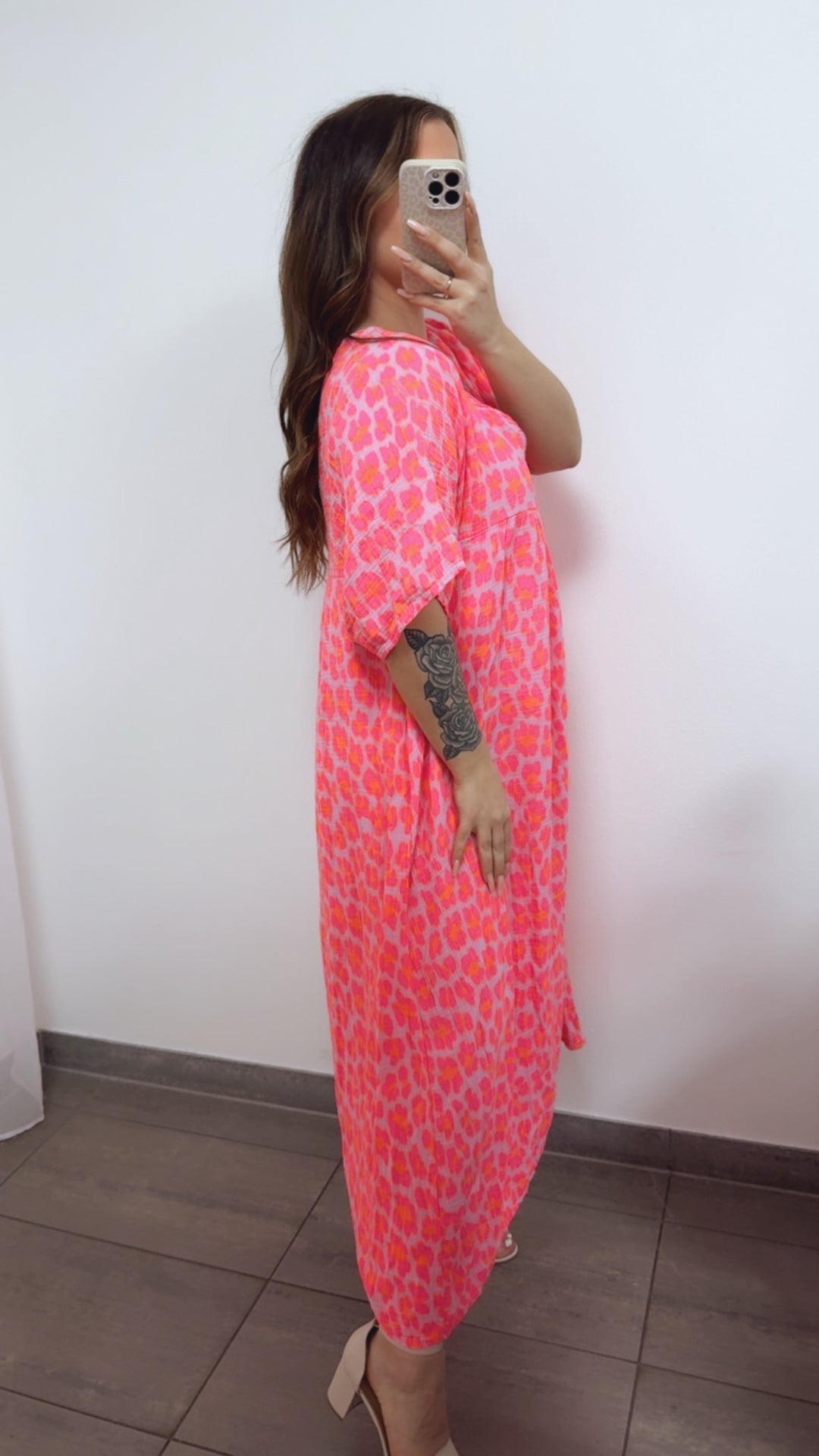 LEO langes Musselin Kleid, kurze Ärmel / rosa - Neon pink - Neon orange Art. 14687