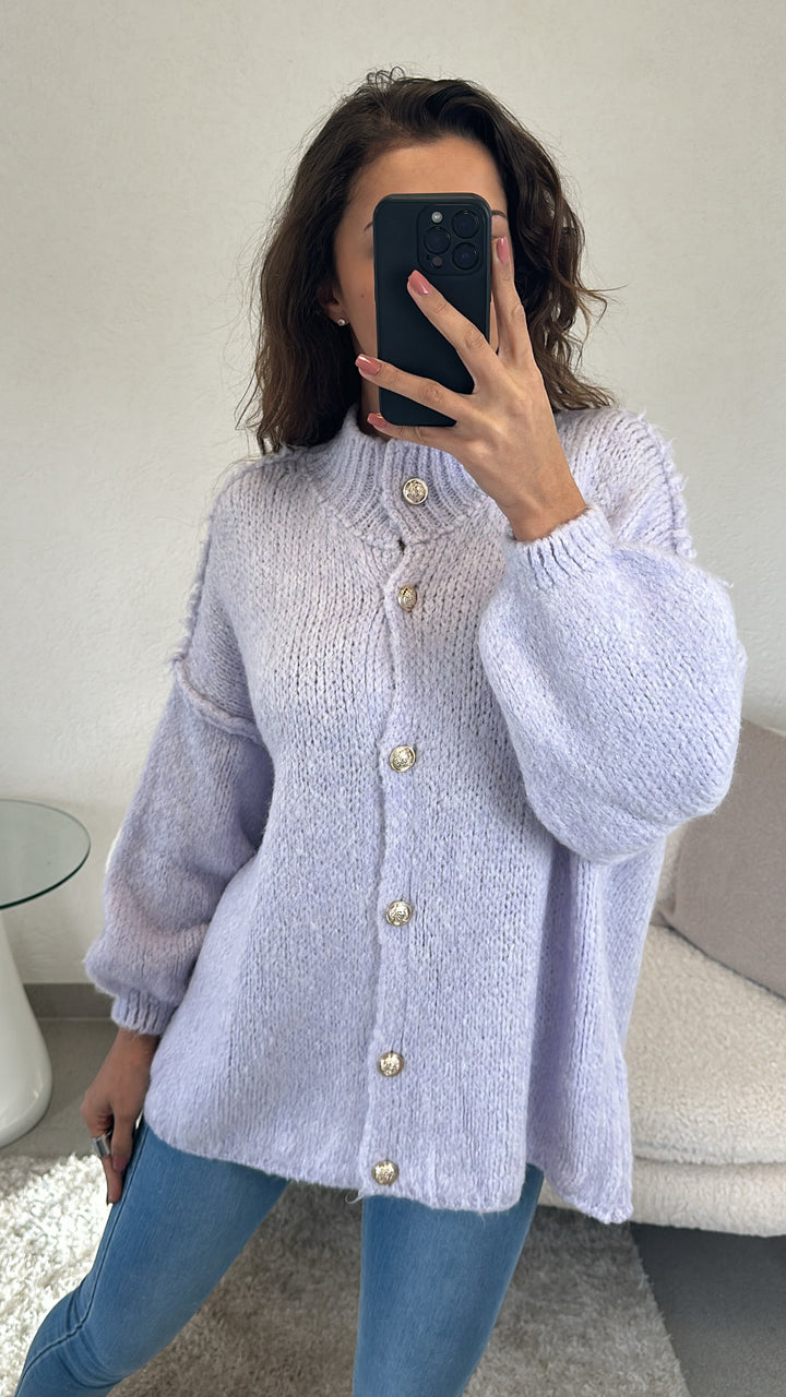 Kuschel Cardigan mit goldenen Knöpfen / flieder Art. 5568