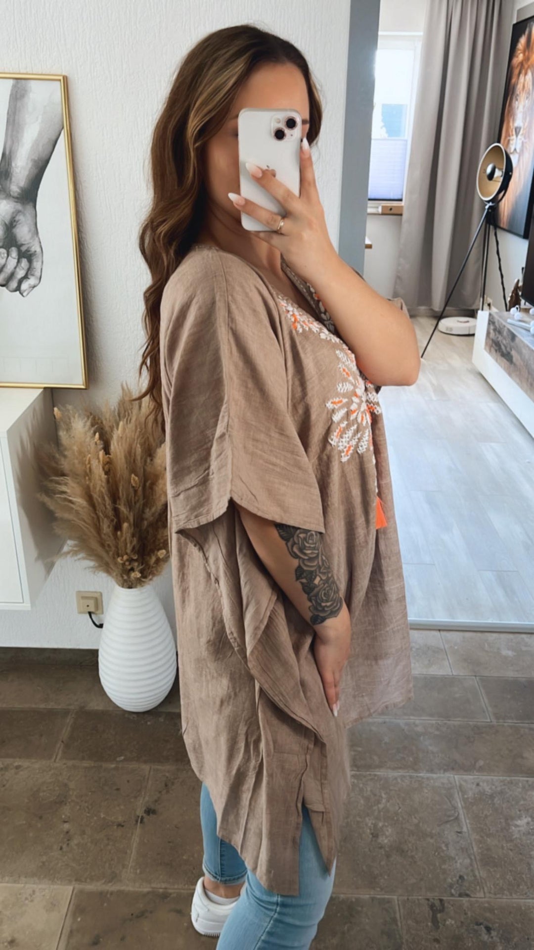 Tunika mit gehäkelten Akzenten / taupe - weiss - neon orange Art. 9734