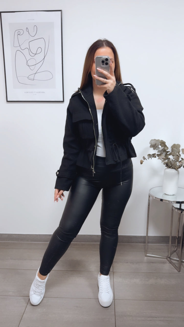 kürzere Jacke, silberne Elemente / schwarz Art. 13246