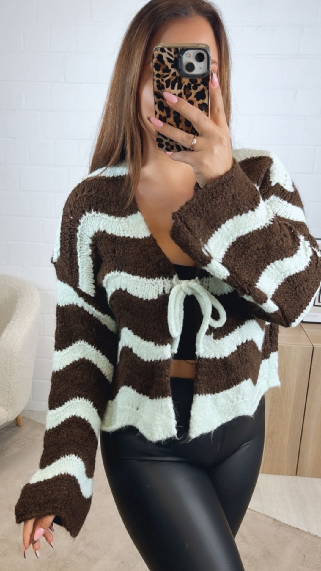 außergewöhnlicher, kurzer Cardigan zum binden, Wellen / dunkel braun - mint Art. 12850