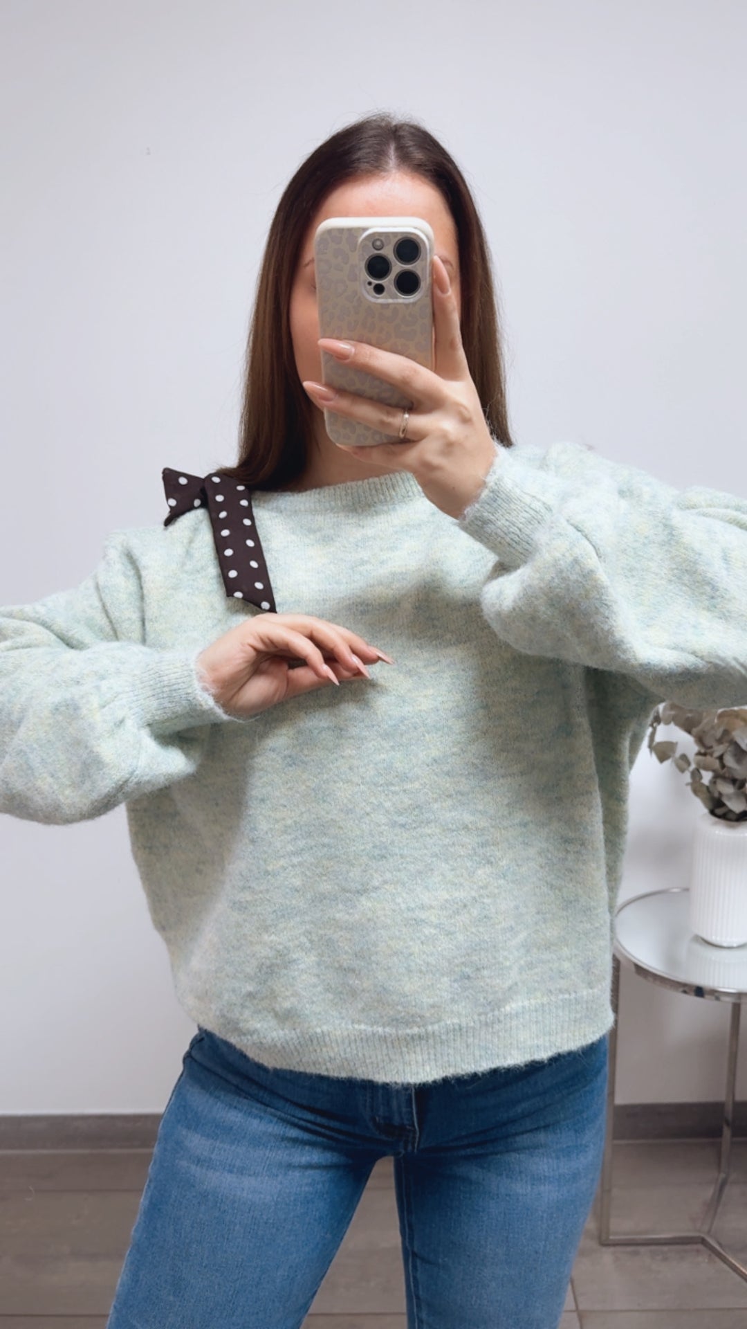 ONE SHOULDER Pullover, Punkte Schleife / mint meliert Art. 13817