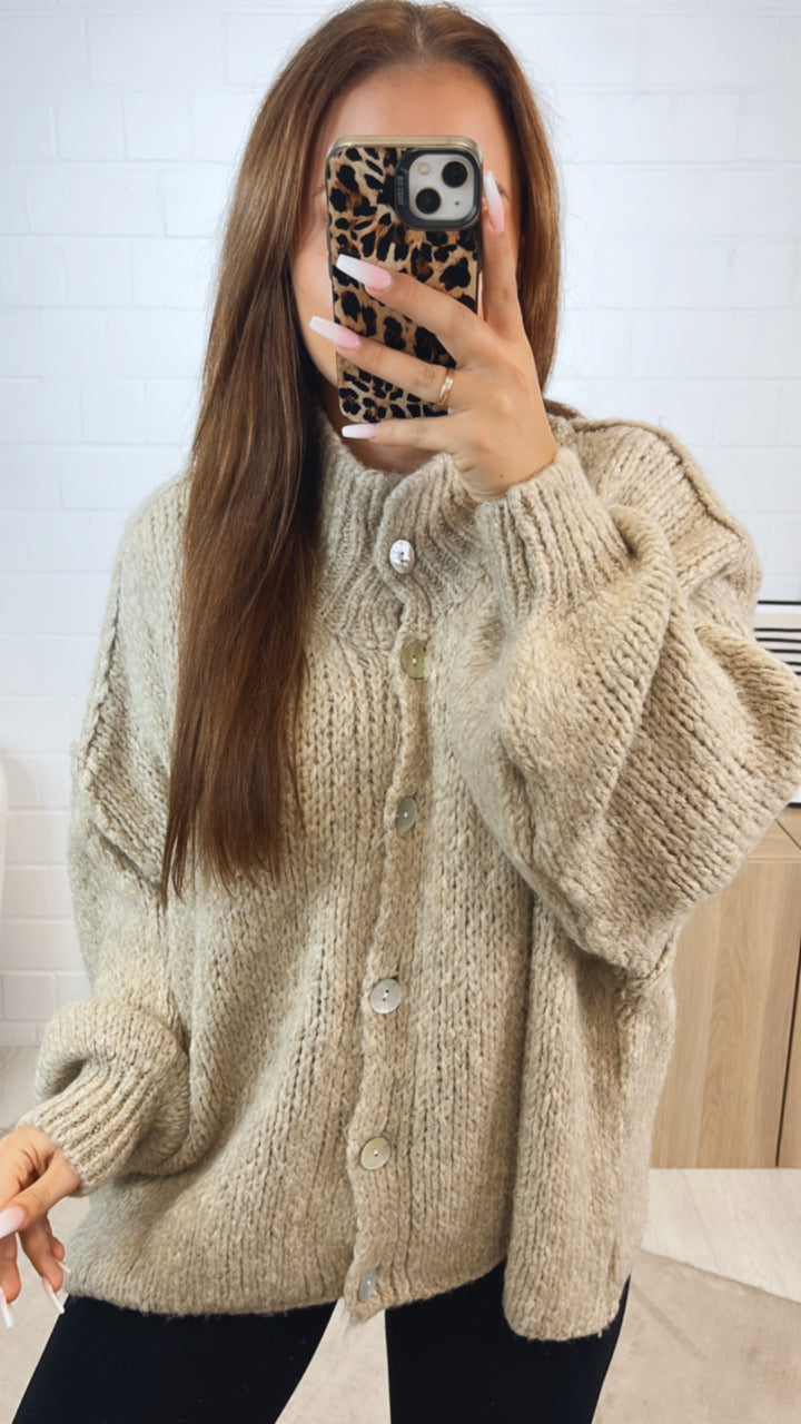 PERLMUTT KNÖPFE Kuschel Cardigan / beige Art. 12362
