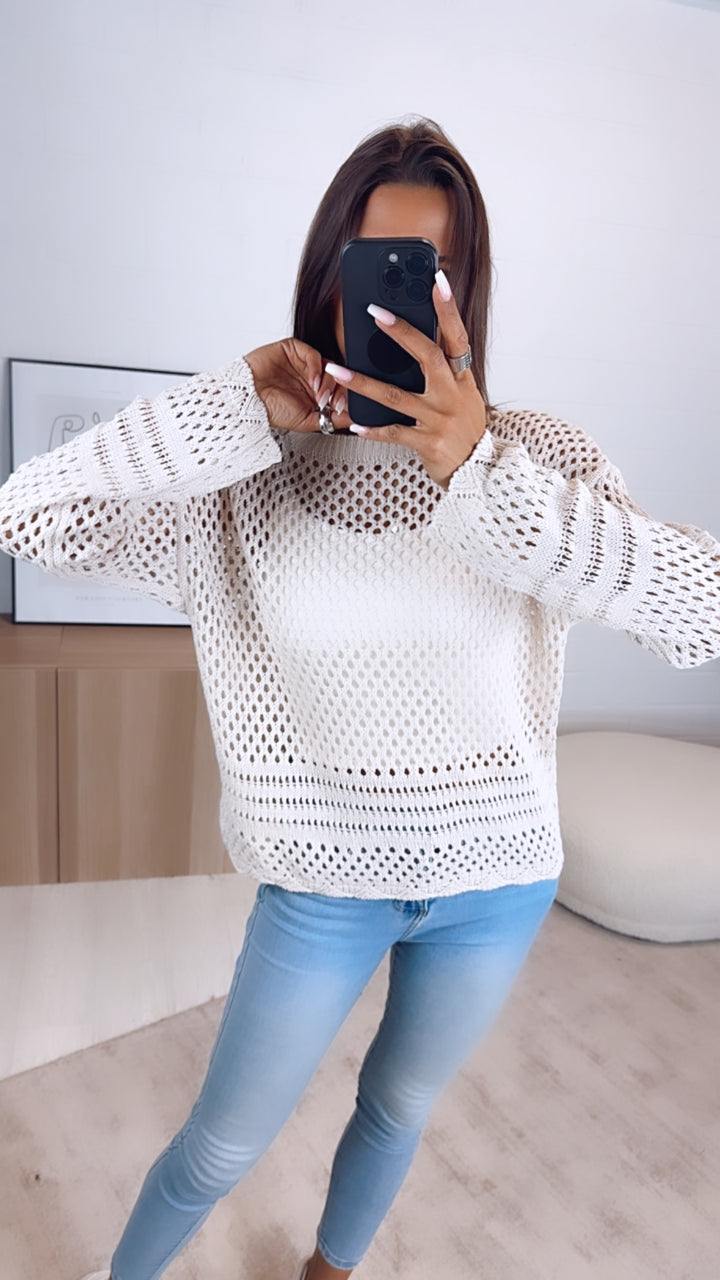 leichter Strick Pullover mit Loch Muster / beige Art. 6522
