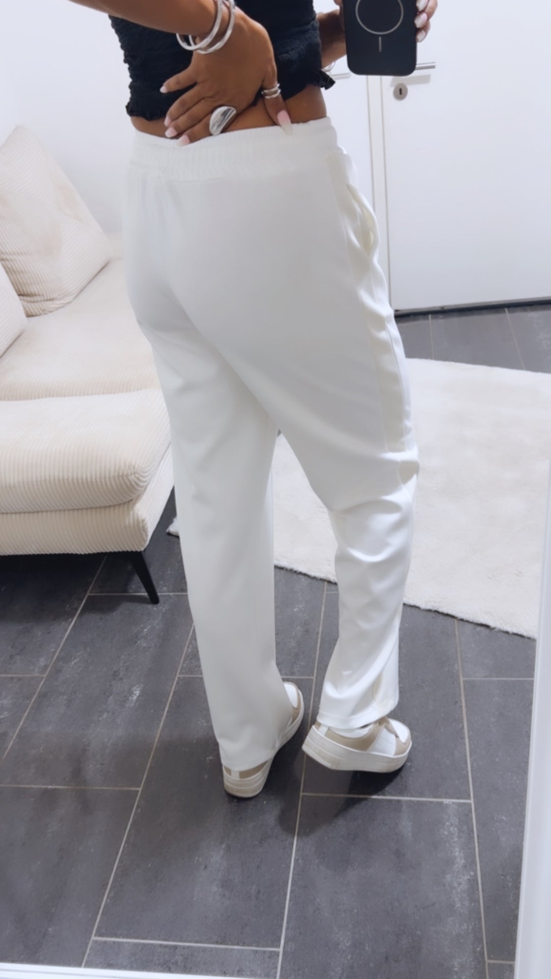 Butterstoff Hose mit Taschen und seitlichen Streifen / weiß - creme Art.15124