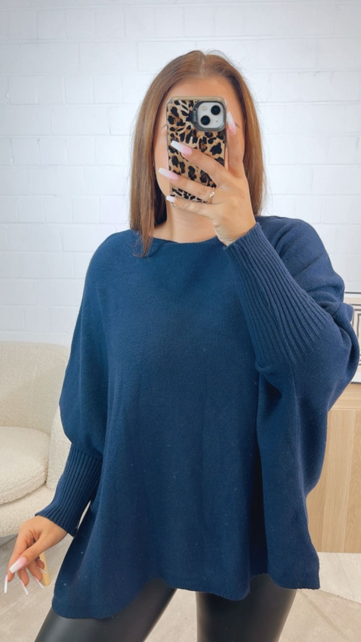ultra weicher Pullover mit Fledermausärmeln / dunkel blau Art. 12372