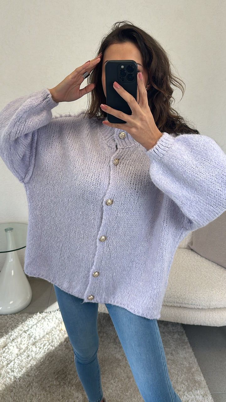 Kuschel Cardigan mit goldenen Knöpfen / flieder Art. 5568