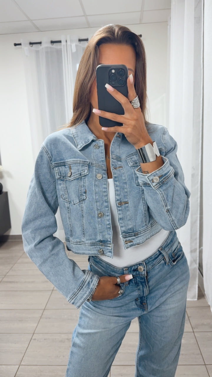 Jeansjacke mit farbiger Blumen Stickerei am Rücken / G95Y denim Art. 10952