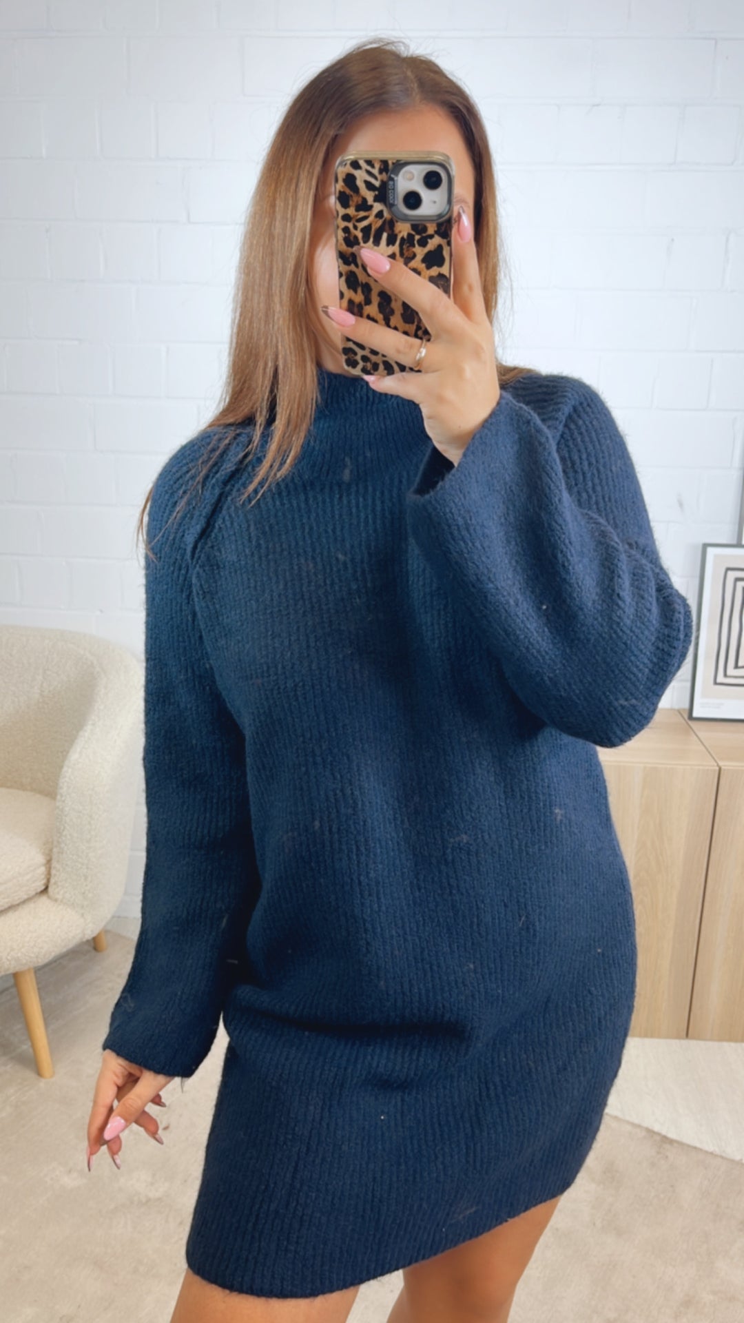 gradliniges Strick Kleid / Long Pullover mit weitem Arm, Stehkragen / dunkles marine blau Art. 12819