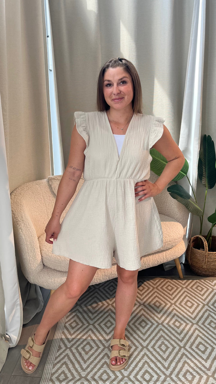 kurzer Musselin Jumpsuit mit Rückenausschnitt / beige Art. 15261