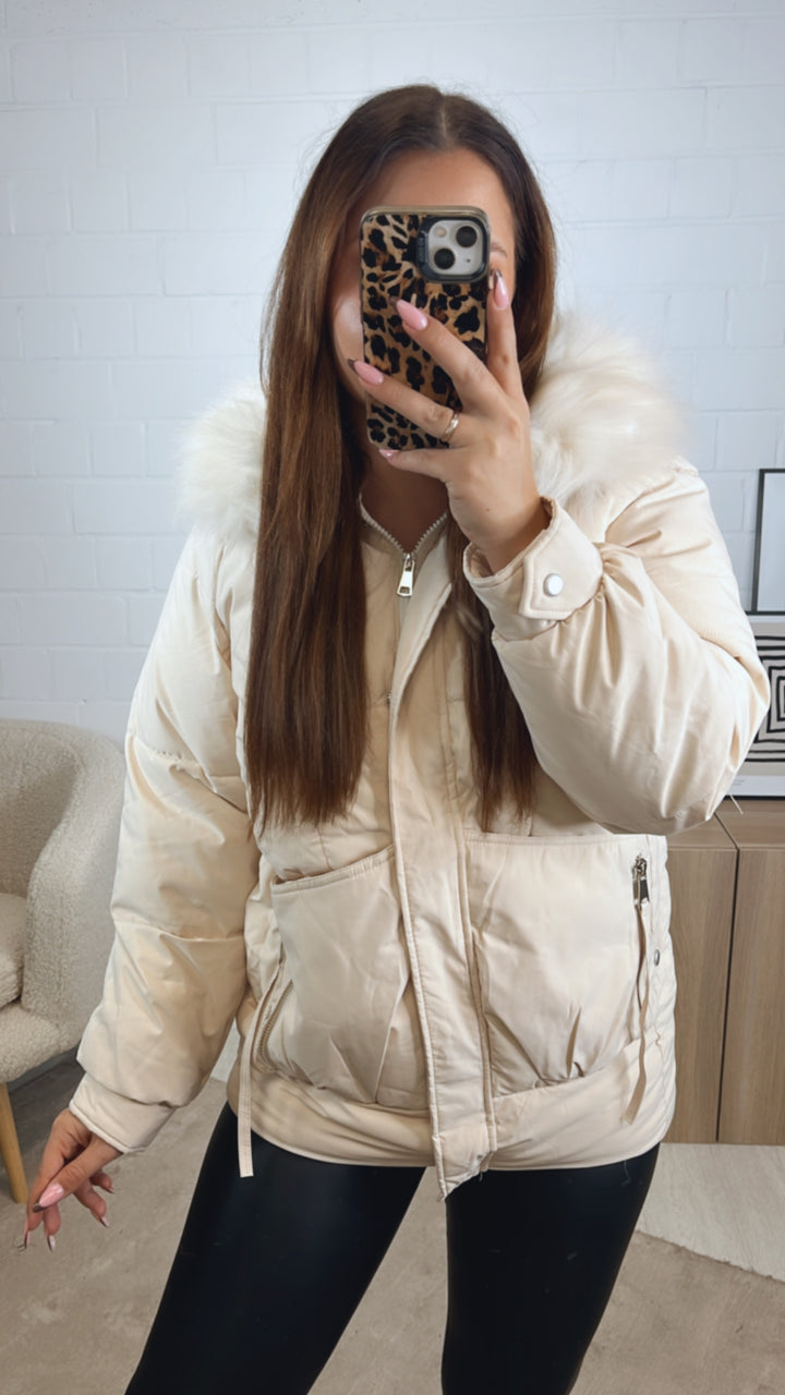 mittellange Stepp Jacke, abnehmbarer Kapuzenkragen / creme Art. 12870