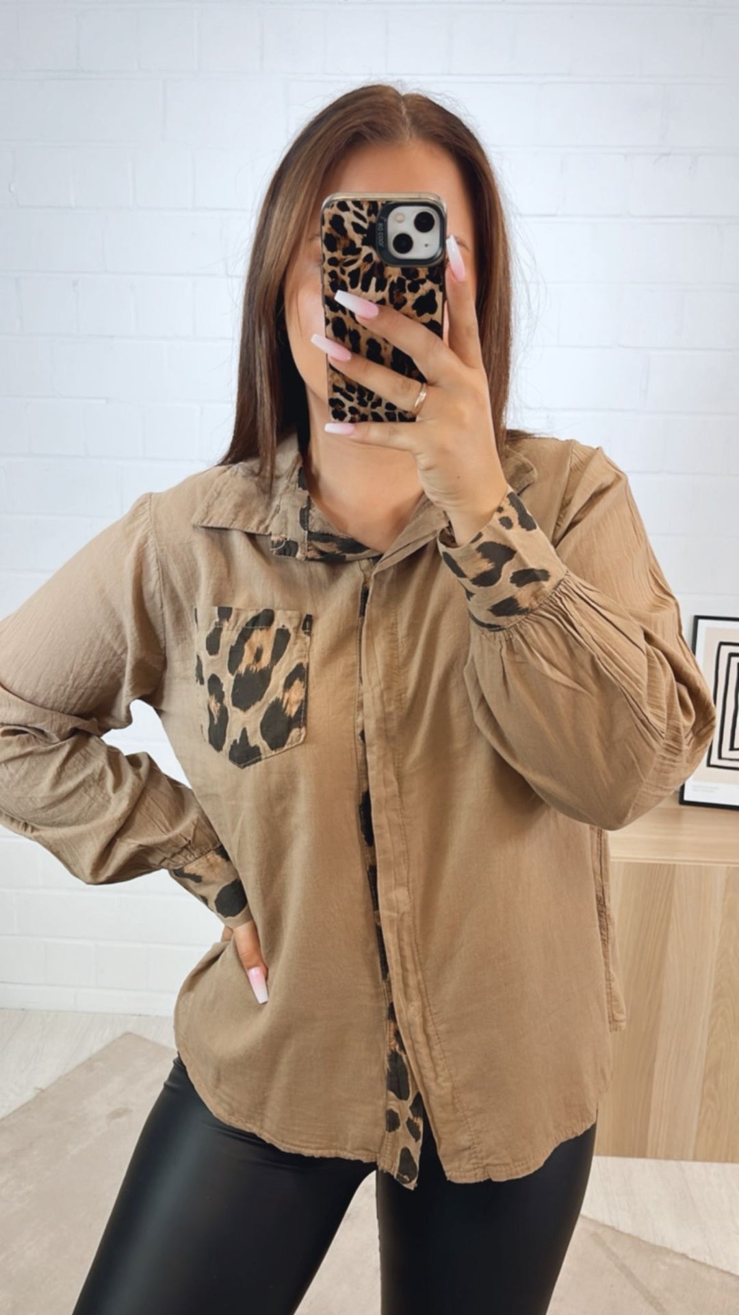 dünne Baumwollbluse, Leo Brusttasche / sand - camel Art.122330