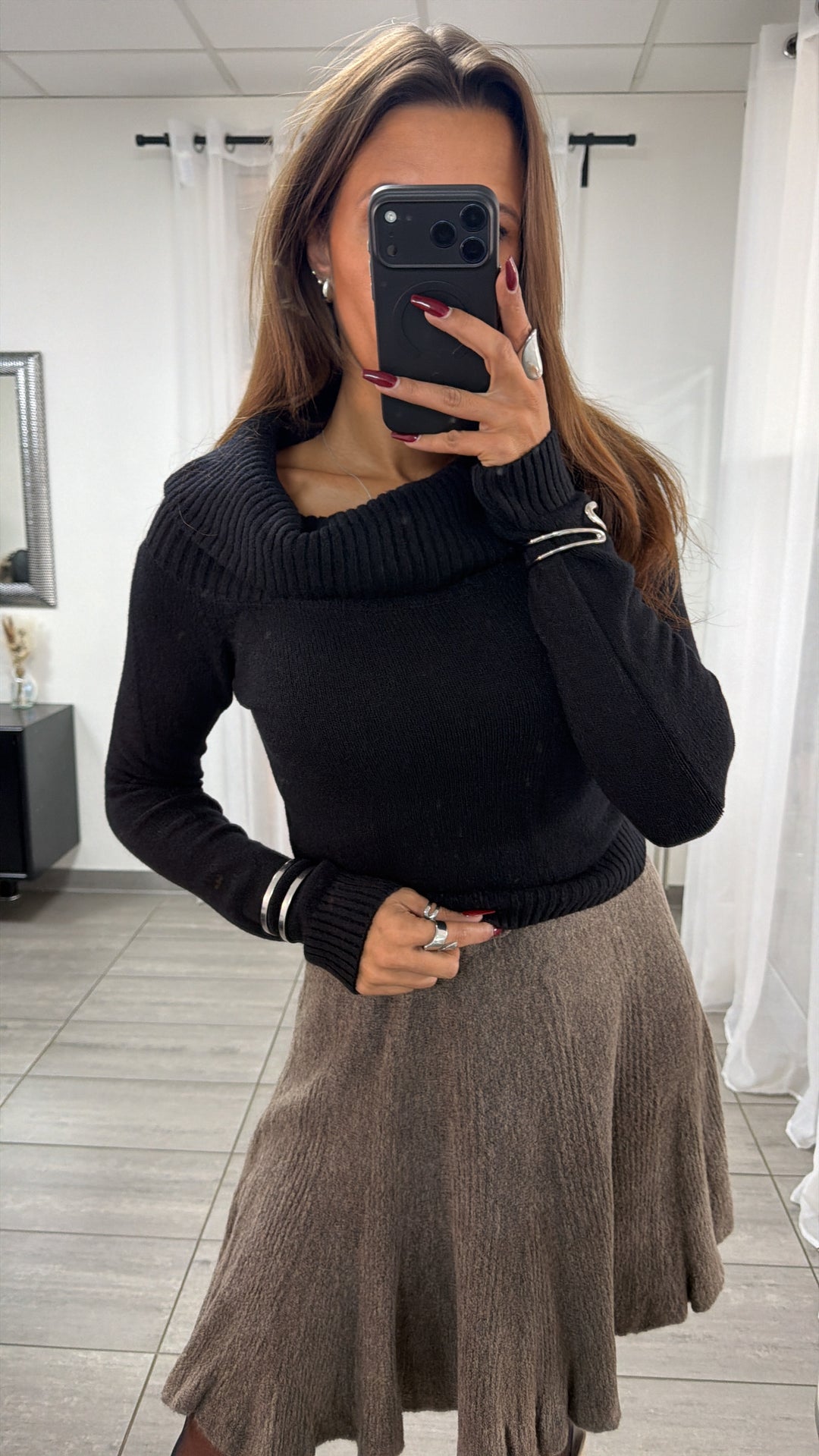 kurzer Strick Pullover mit variablem Schalkragen / schwarz Art. 16723