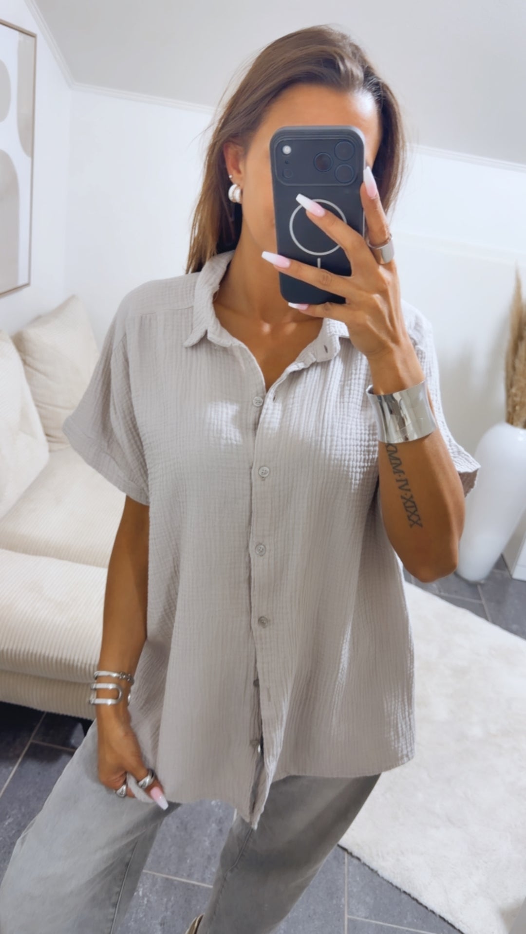 Oversize Musselin Bluse mit T-Shirt Ärmeln / beige Art.15048