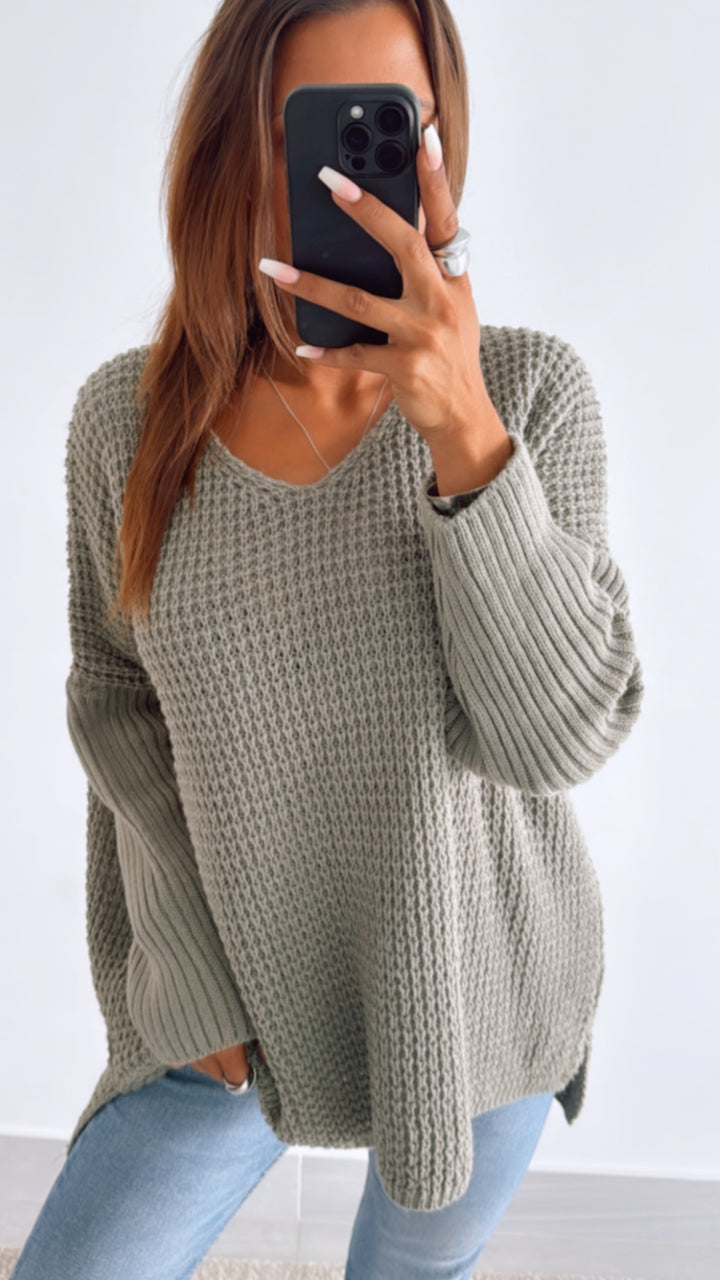 grober Strick Pullover, engere Ärmel, V-Ausschnitt / soft khaki Art. 11042
