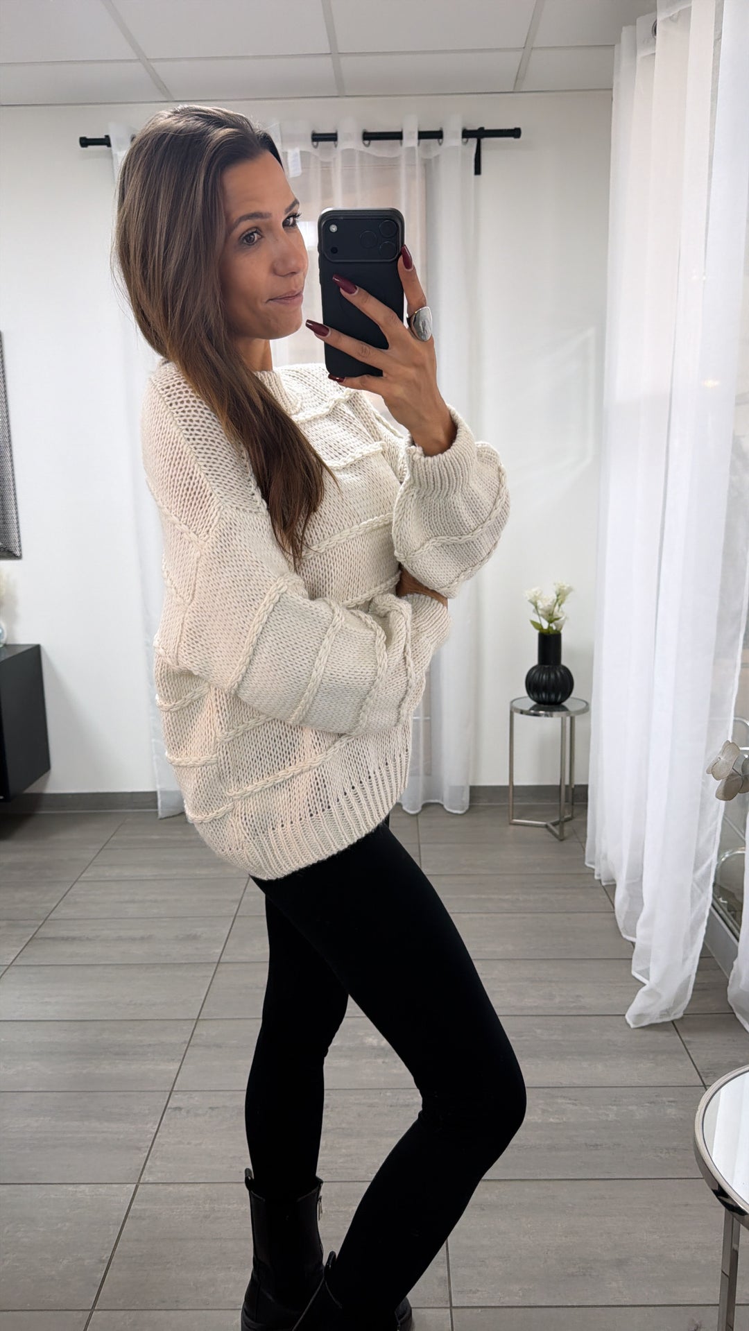 oversize Strick Pullover mit dekorativen Ziernähten / creme Art. 16705