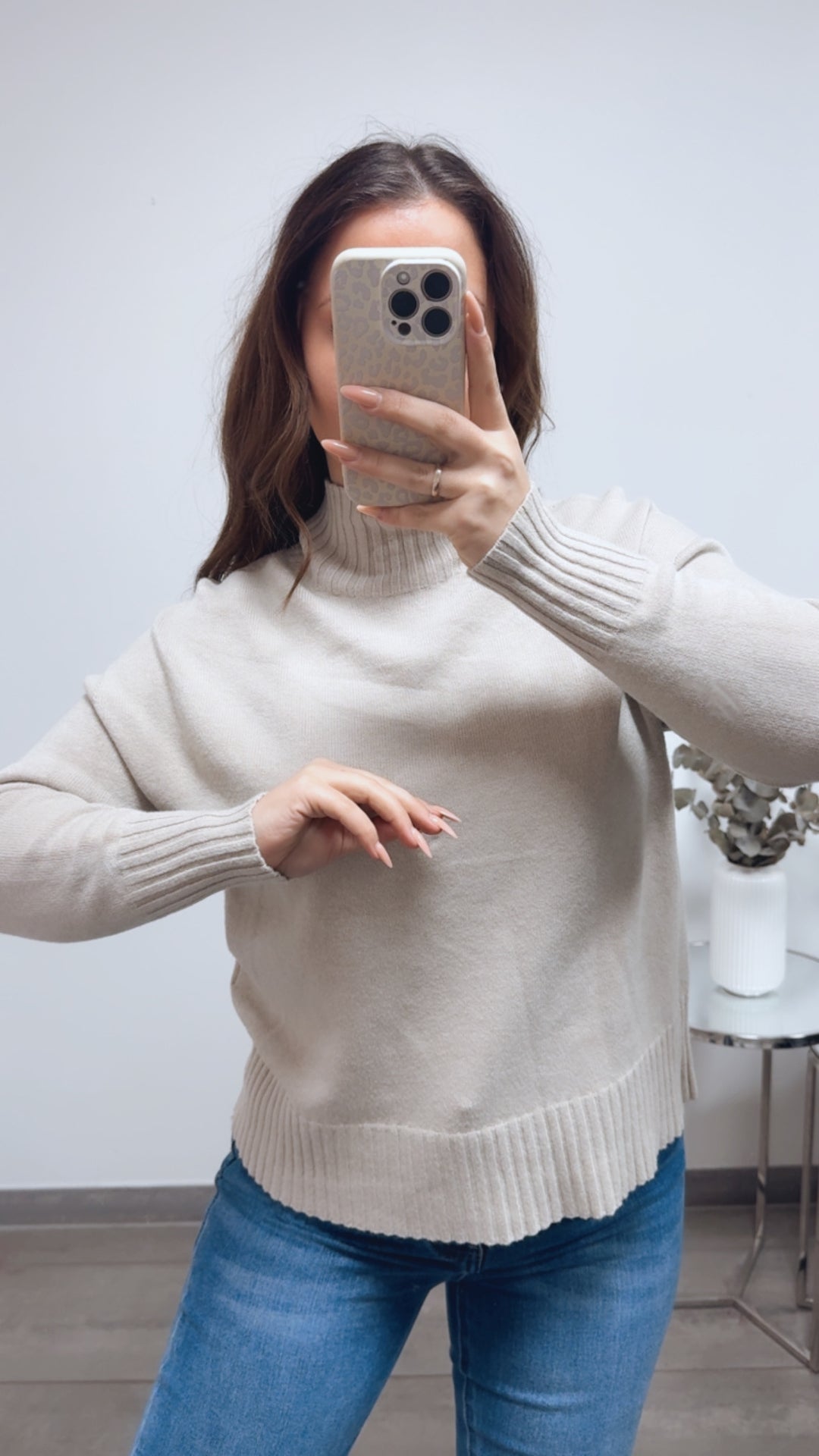 Feiner Strickpullover mit gerippten Akzenten / beige Art.13879